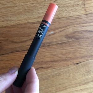 Nars satin lip pencil in Vahine
